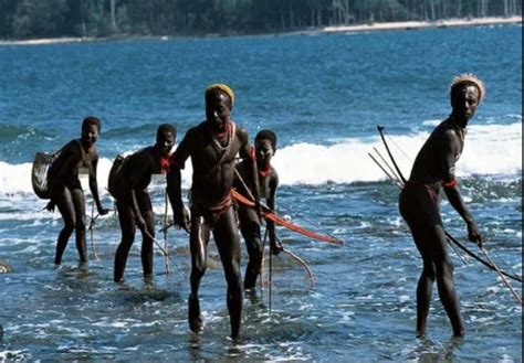 mujeres isla sentinel|North Sentinel Island: Facts And Mysteries。